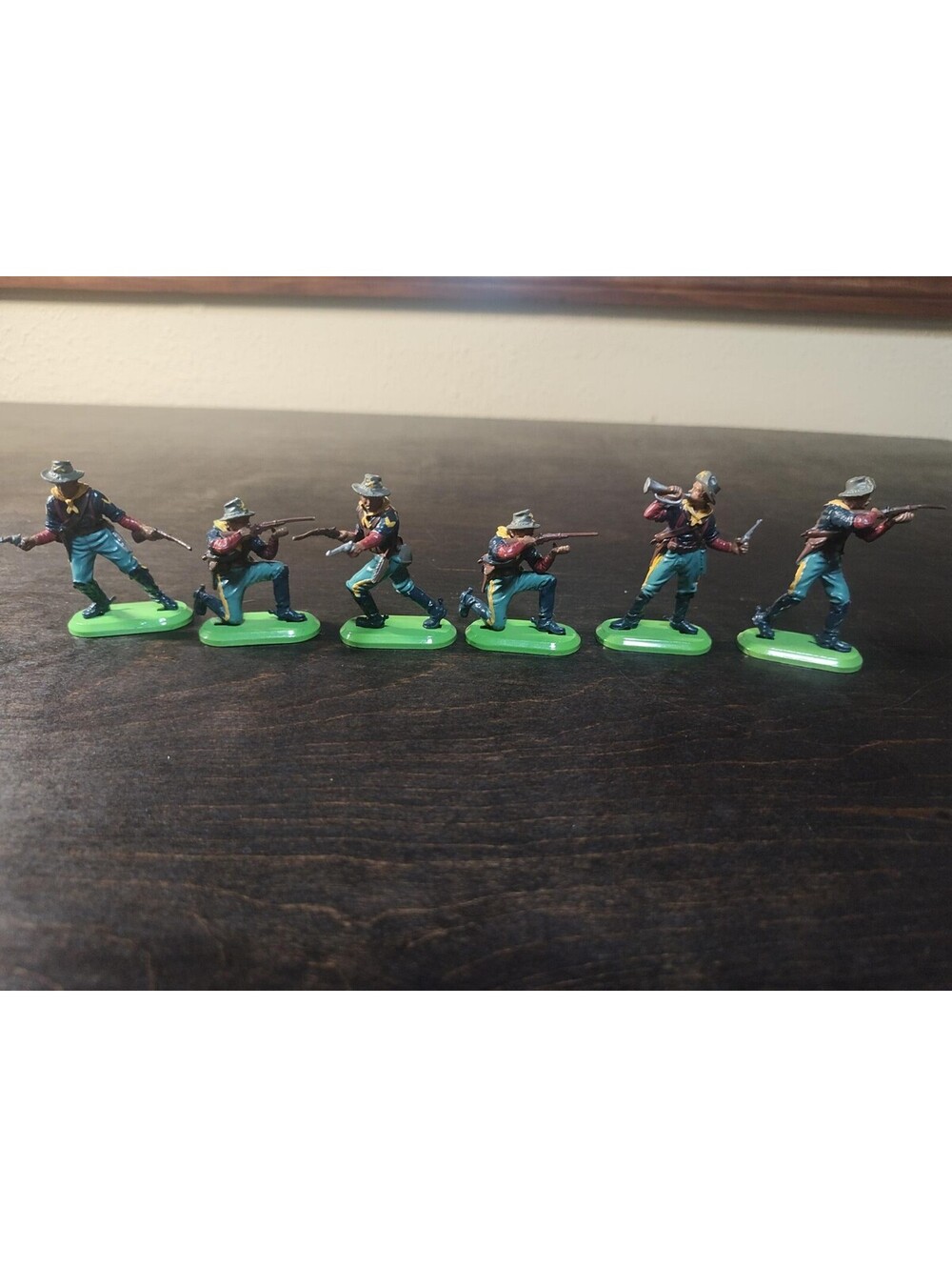 Britains 7th Cavalry 6 Figures 5 Poses Made in China 54mm Oval Base Vintage